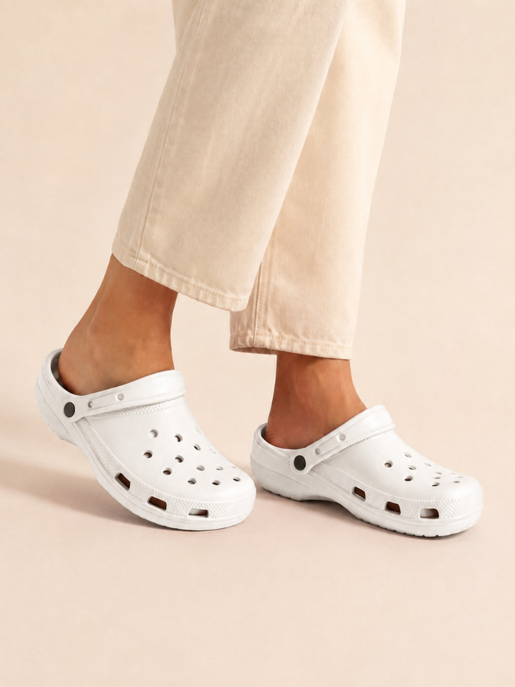HONU COMFORT Women, Men, Toddlers Classic Korean Clogs in Whitte Non-Slip Sandals + FREE Jibbitzs