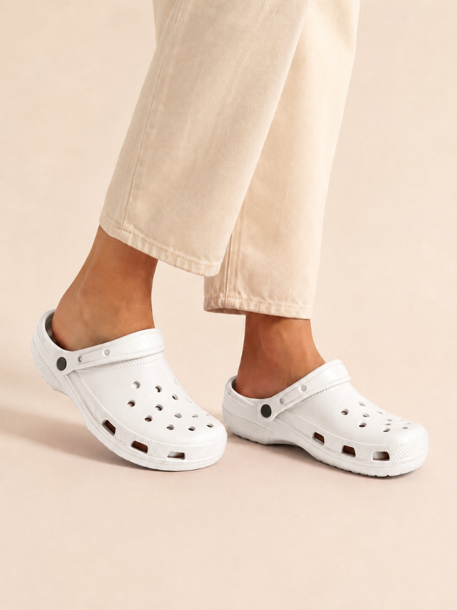 HONU COMFORT Women, Men, Toddlers Classic Korean Clogs in Whitte Non-Slip Sandals + FREE Jibbitzs