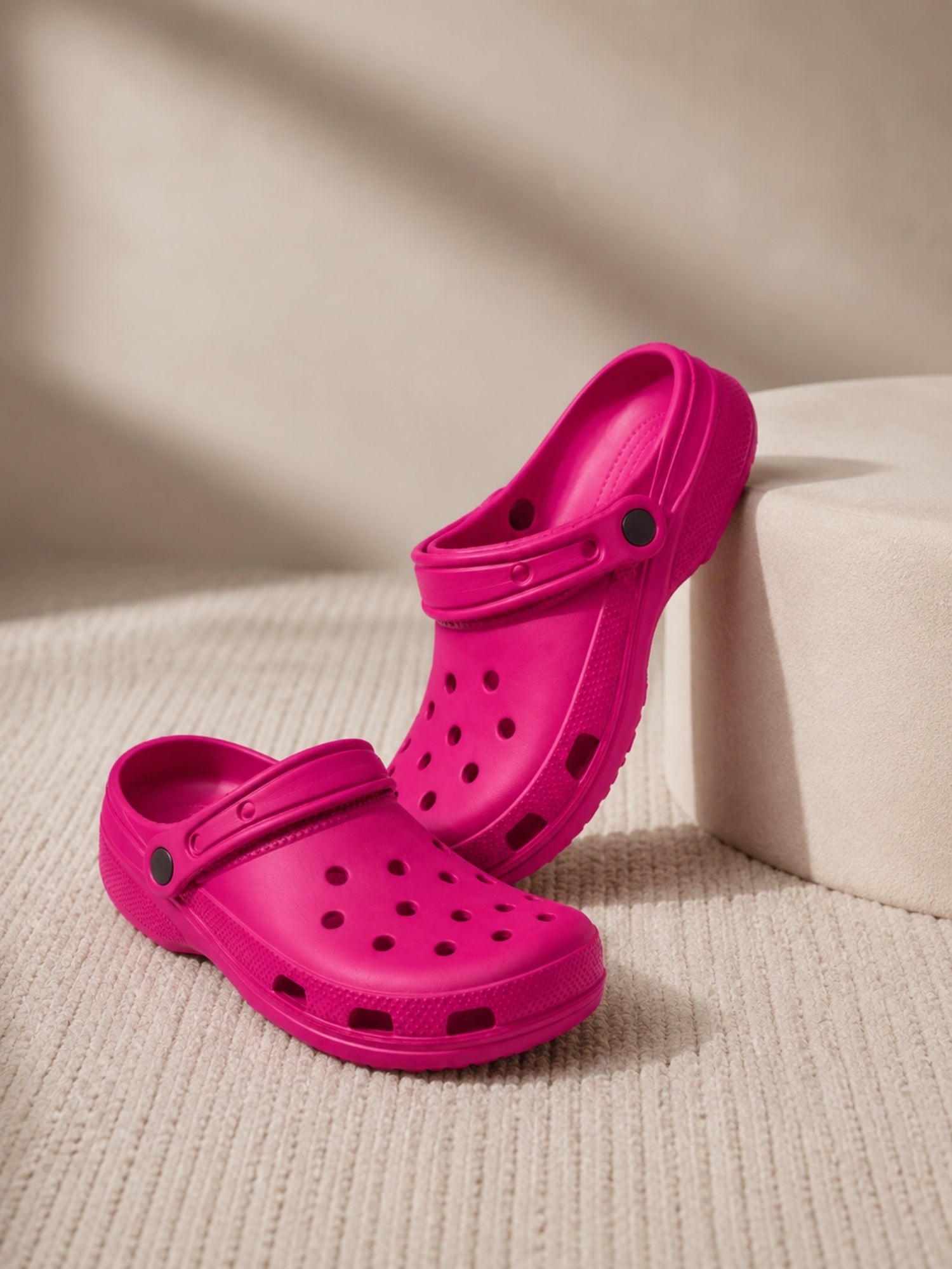 Honu Comfort Classic Clogs - Fuchsia Pink